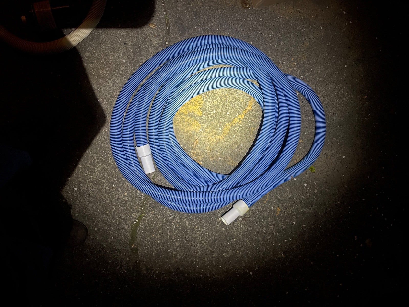SPIRAL WOUND 1 1/2&Prime; POOL HOSE FORGE LOOP SWIVEL CUFF 50FT