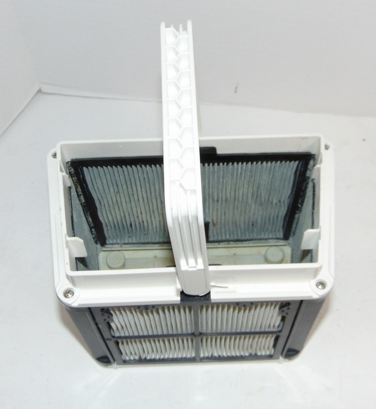 Dolphin Nautilus CC Pool Vacuum Cleaner Filter Basket Used