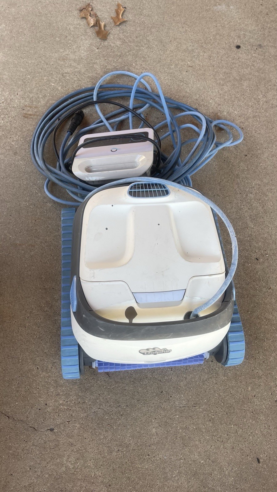 Dolphin S200 Robotic Pool Cleaner White Blue Plastic with Power Supply