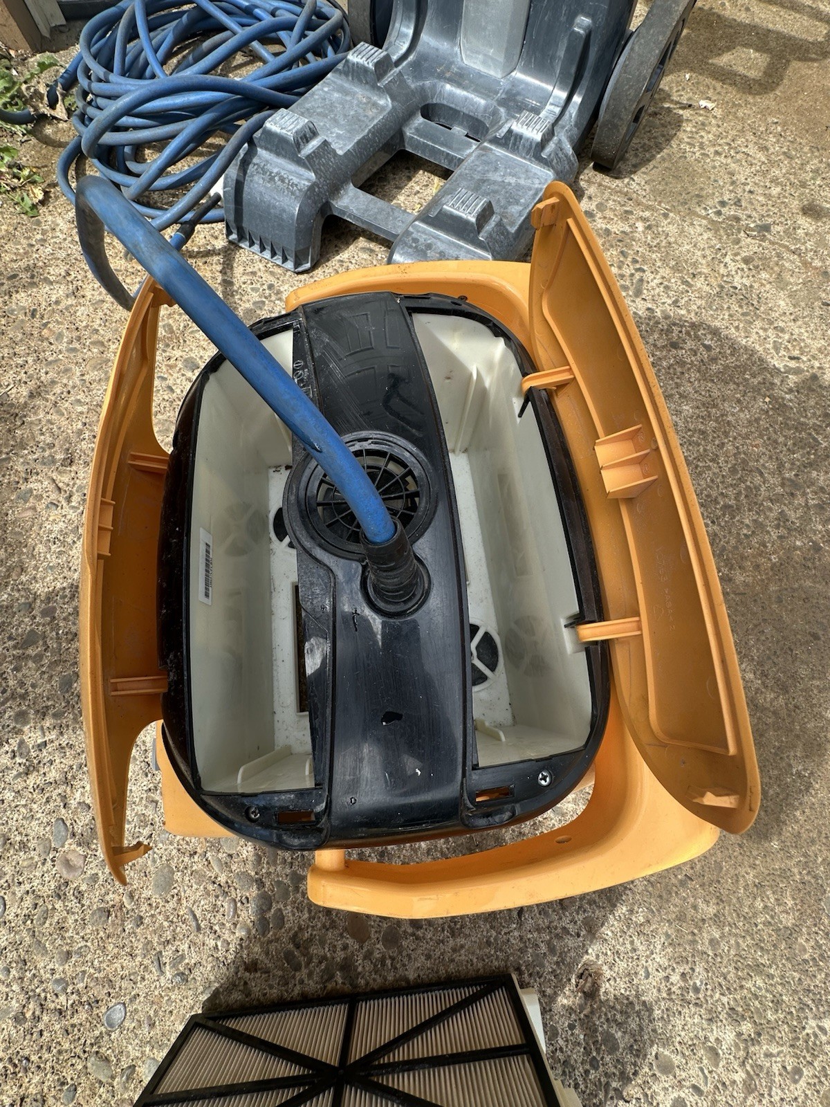 Dolphin Wave 60 Robotic Pool Cleaner for Commercial Pools (PARTS OR REPAIR)