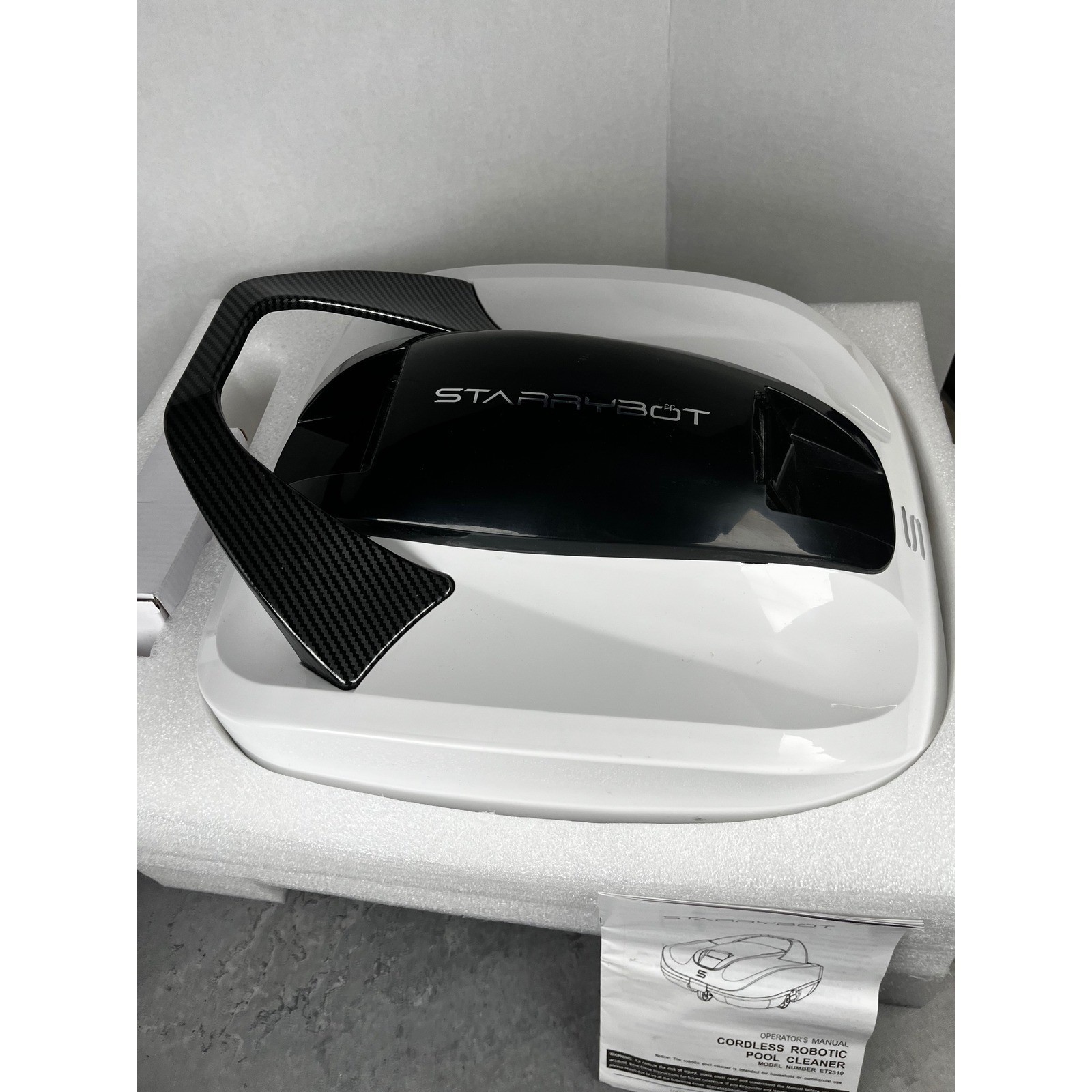 Starrybot Cordless Robotic Pool Cleaner ET2310 White Black Carbon Fiber Handle