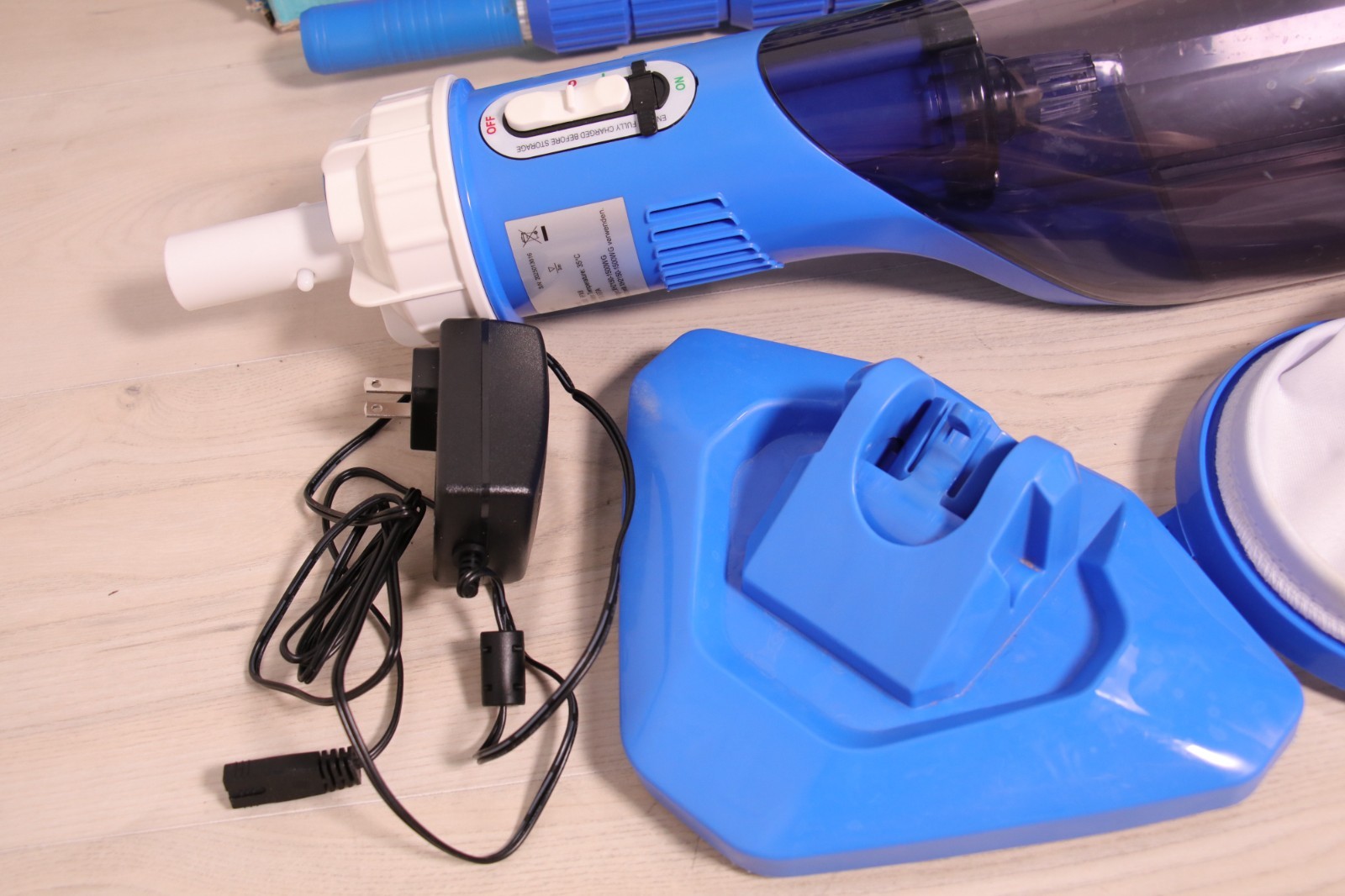 Handheld Pool Vacuum with Strong Suction, Cordless Pool Vacuum Battery Operated