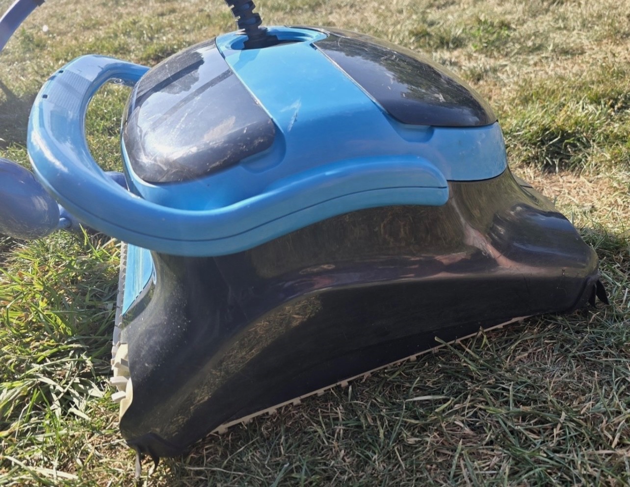 Dolphin Nautilus CC Plus Robotic Pool Cleaner SEE DETAILS PARTS OR REPAIR