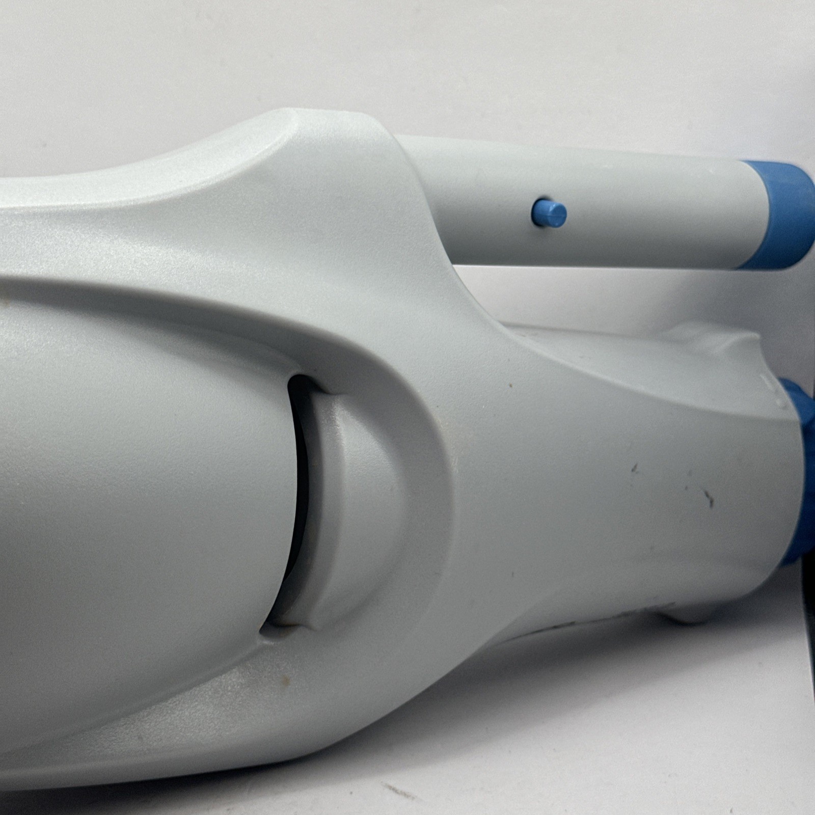 KOKIDO 2025 upgrade Rechargeable Handheld Pool Vacuum Aluminum Pole and 2 Brush