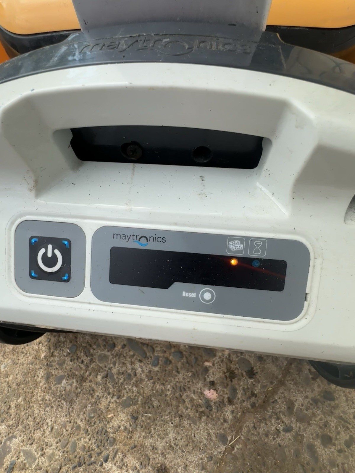Dolphin Wave 60 Robotic Pool Cleaner for Commercial Pools (PARTS OR REPAIR)