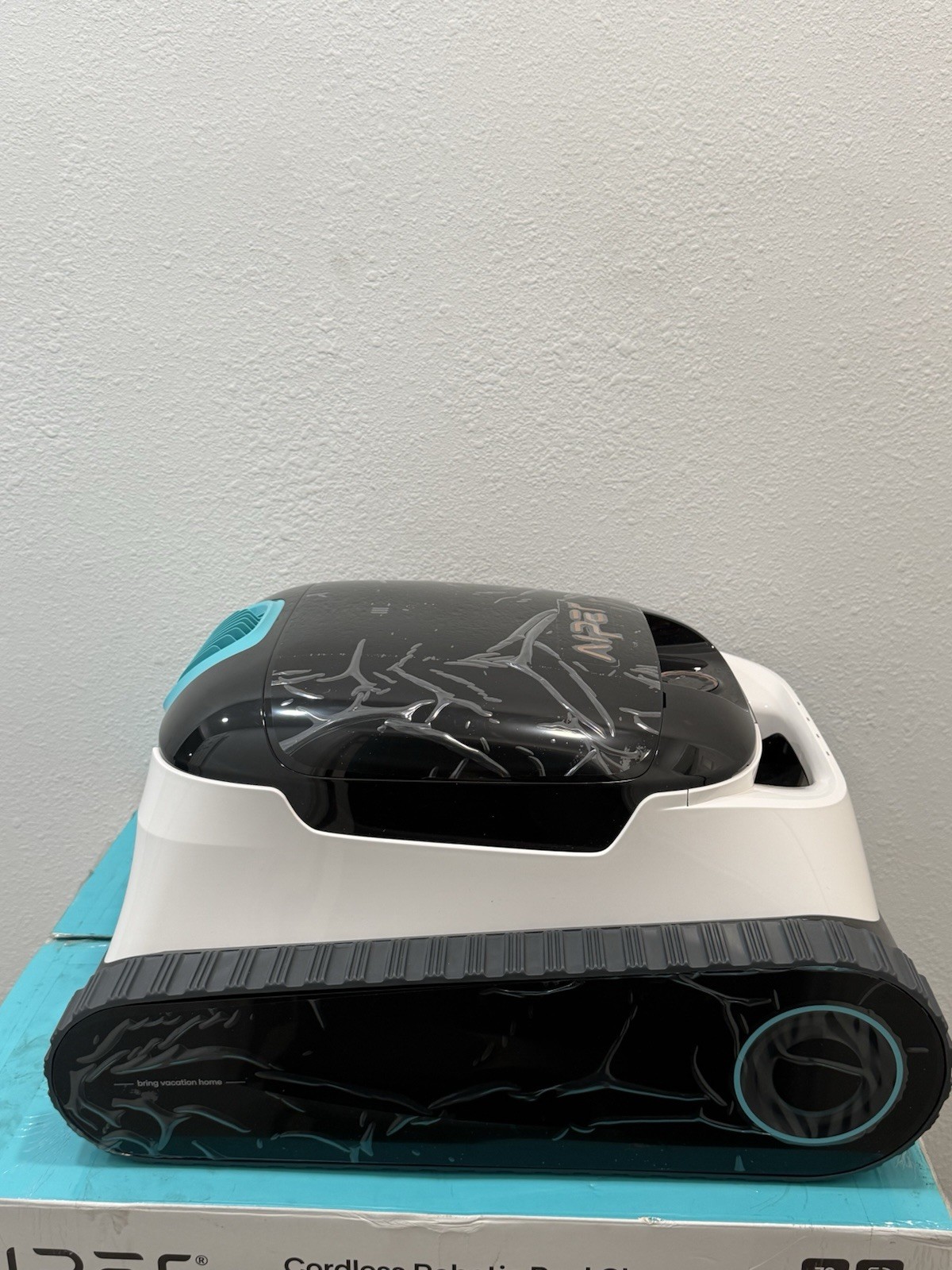 Aiper Scuba N1 Cordless Robotic Pool Vacuum For In Ground Pools Model Scuba N1