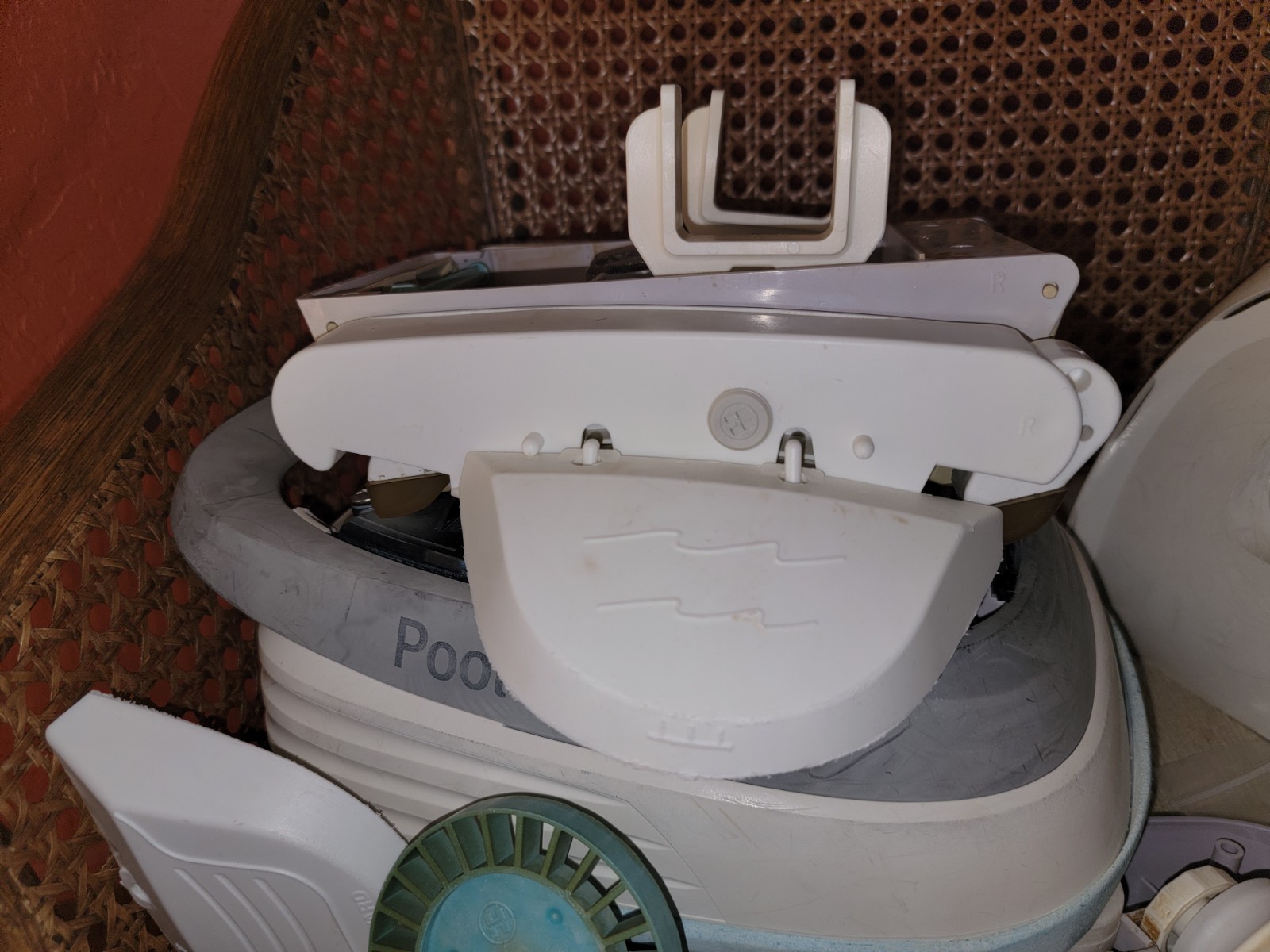Hayward PoolVac V-Flex Suction Pool Cleaner – Shell + All The Parts – WORKS