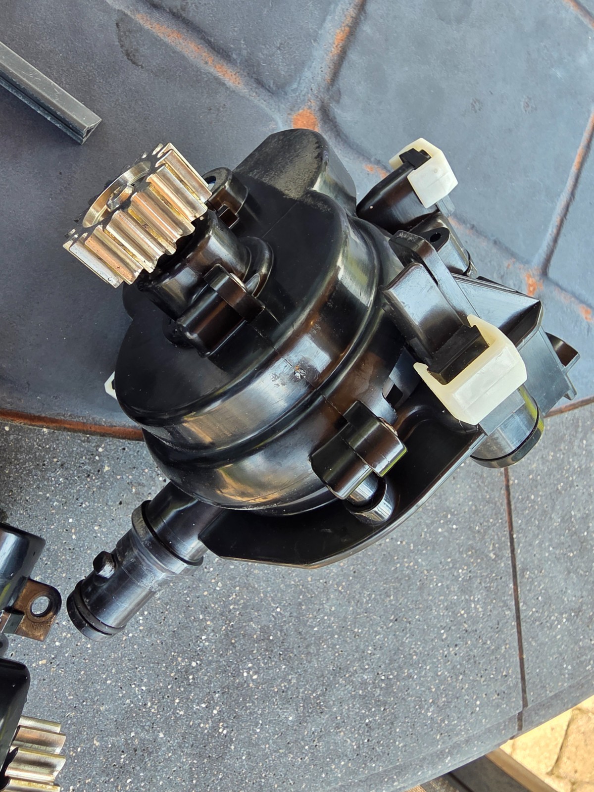 Used with MANY Extras Polaris Quattro P40 Pressure Side Pool Cleaner