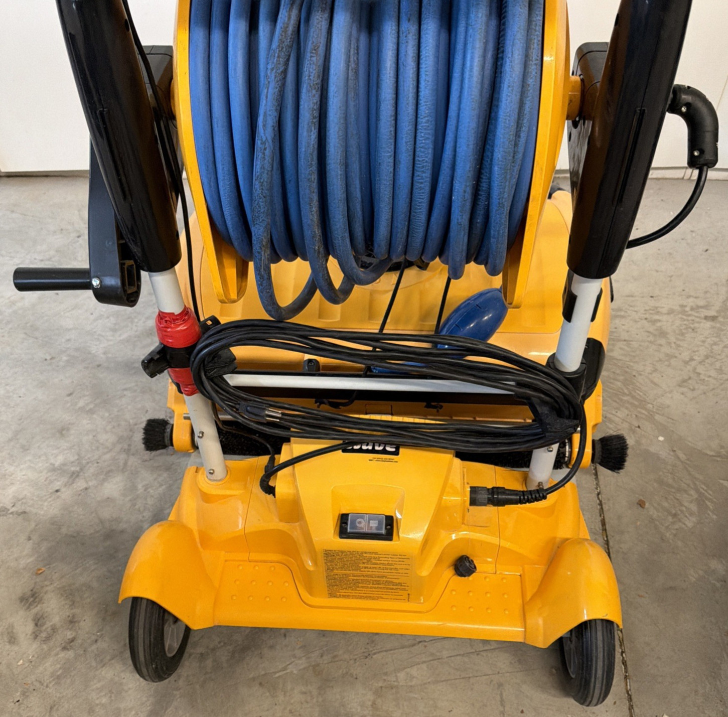 Dolphin Wave 300XL Pool Cleaner, Caddy Base Mount, and New Remote Control