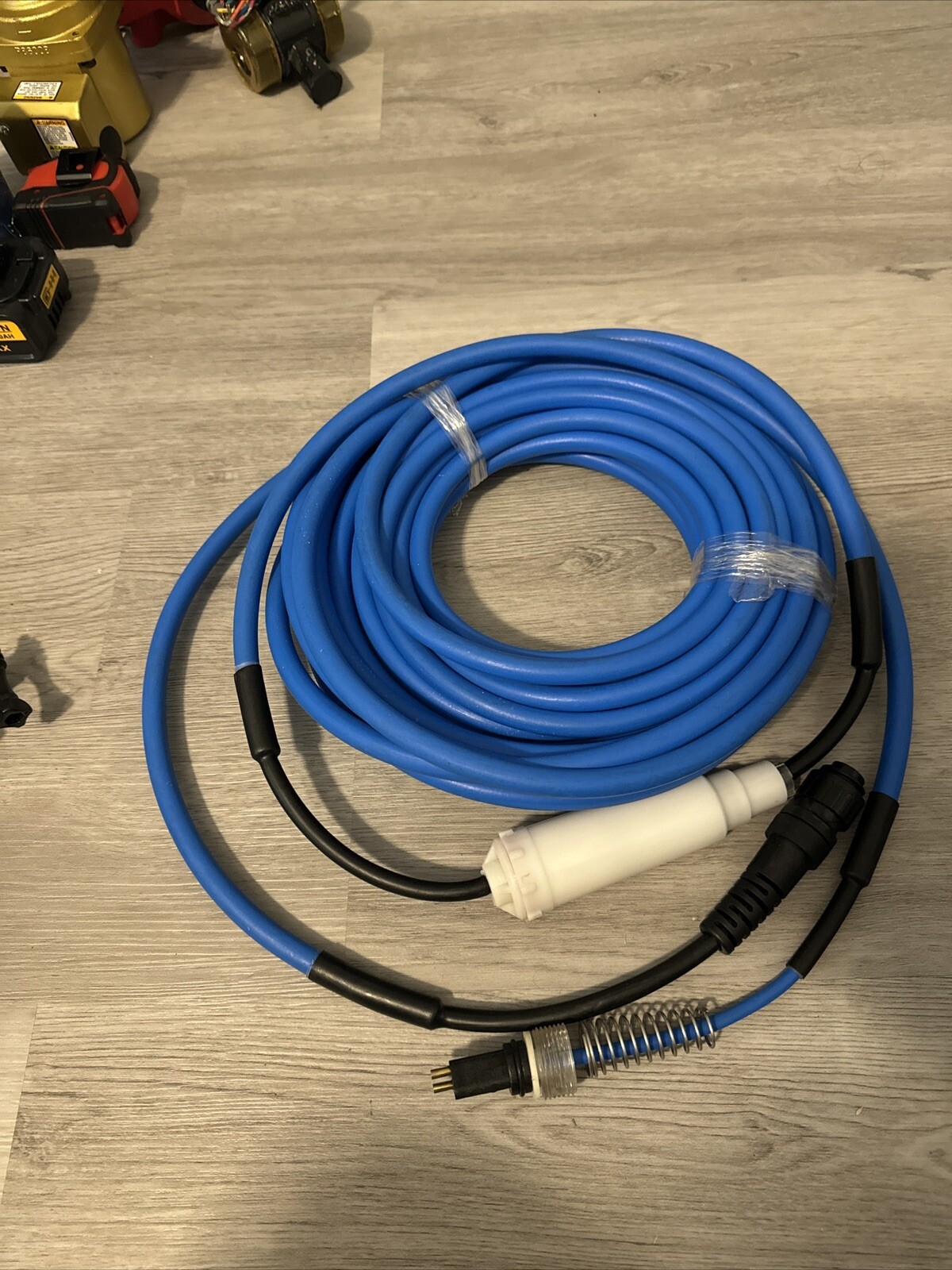 9995861-DIY Cable w/ Swivel 2 Wire, 60ft for Dolphin Robotic Pool Cleaners
