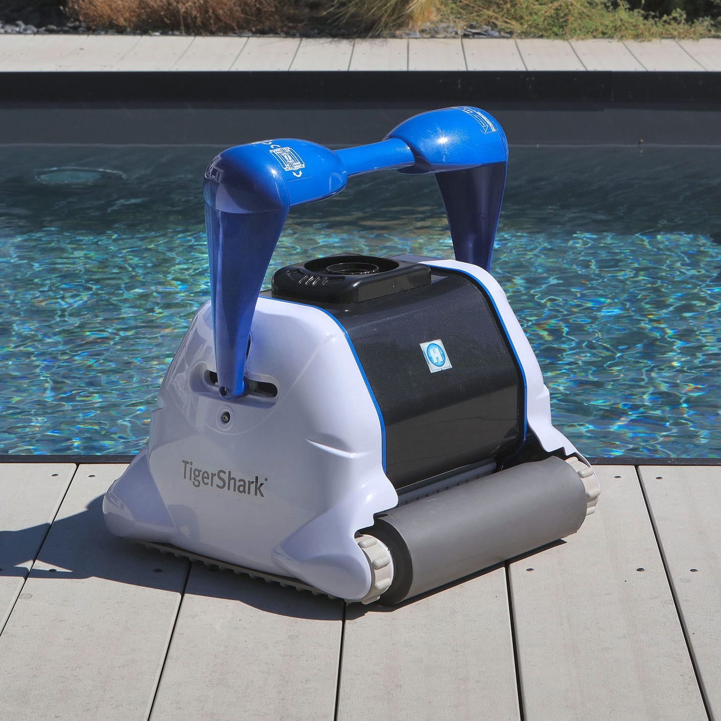 Hayward TigerShark QC Robotic Automatic Pool Cleaner, 19.7 in, Quick Clean