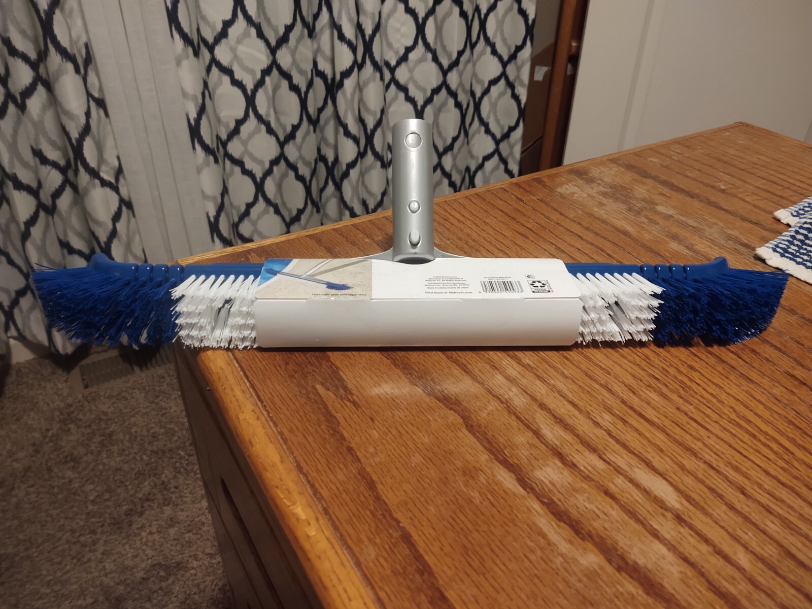 20 inch deluxe wall brush w/flex ends for pool corners buy early and save time