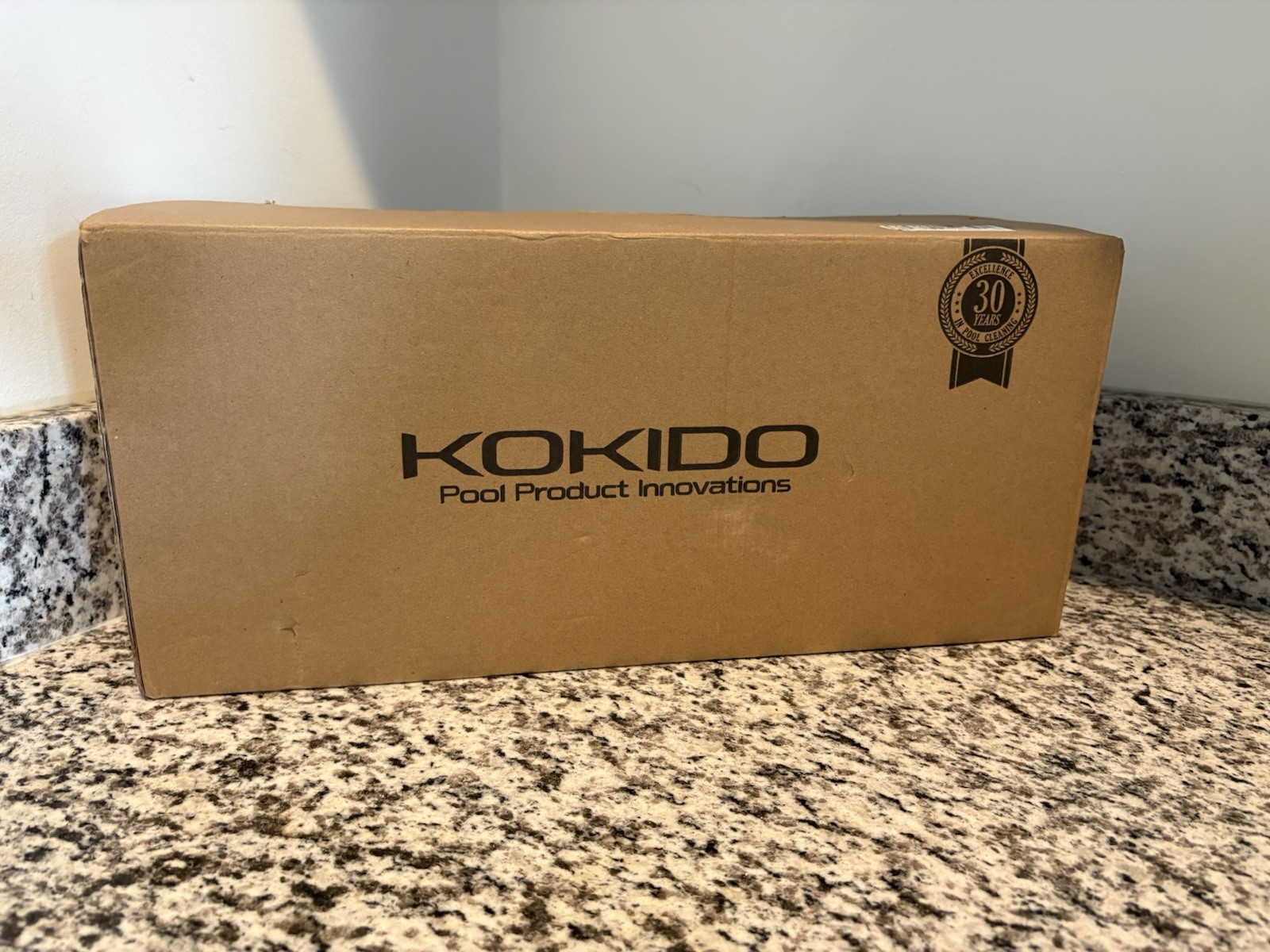 KOKIDO Rechargeable Handheld Pool Vacuum Aluminum Pole & 2 Brushes