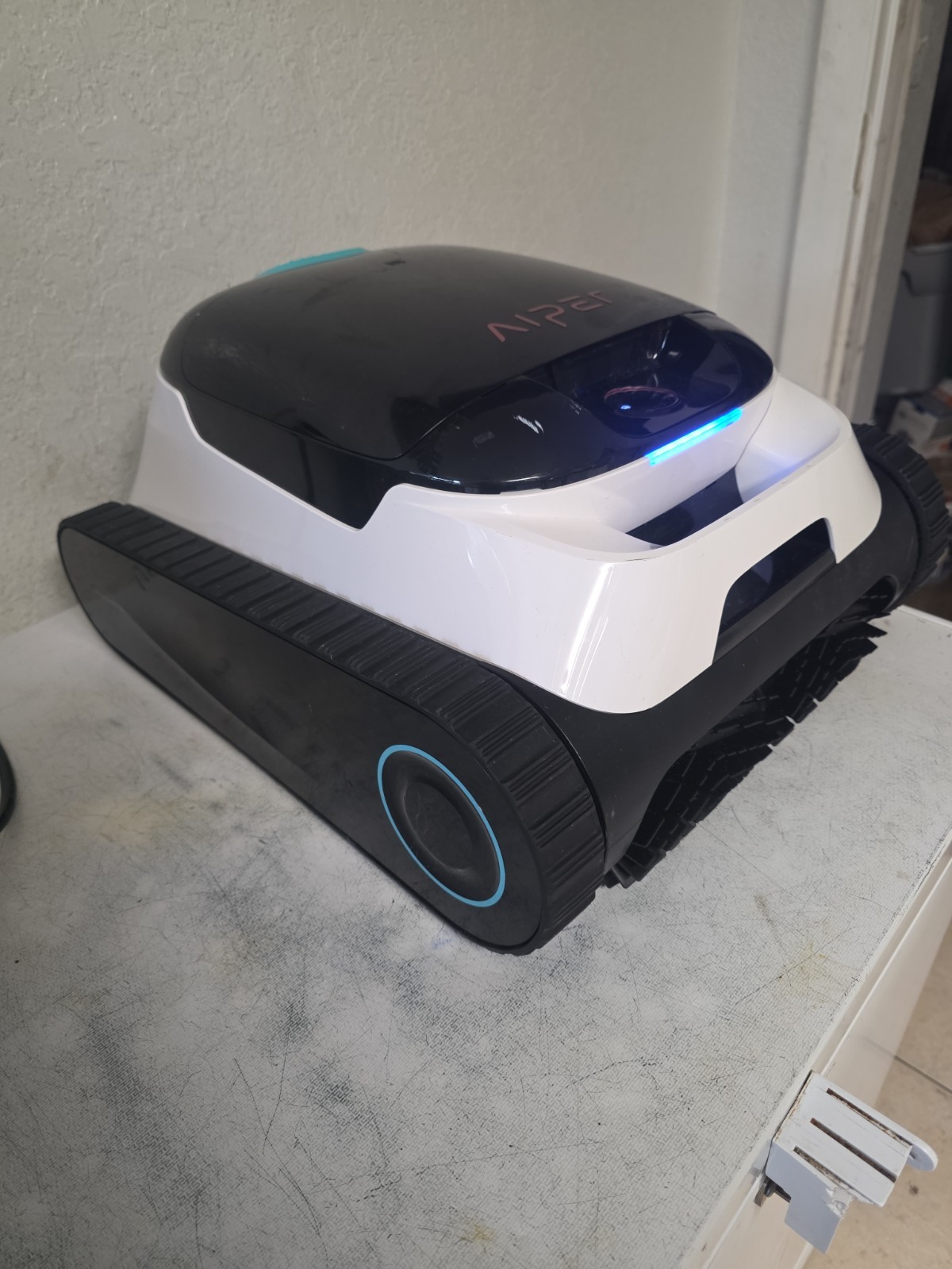 AIPER Scuba N1 Robotic Pool Vacuum Cleaner Cordless TESTED