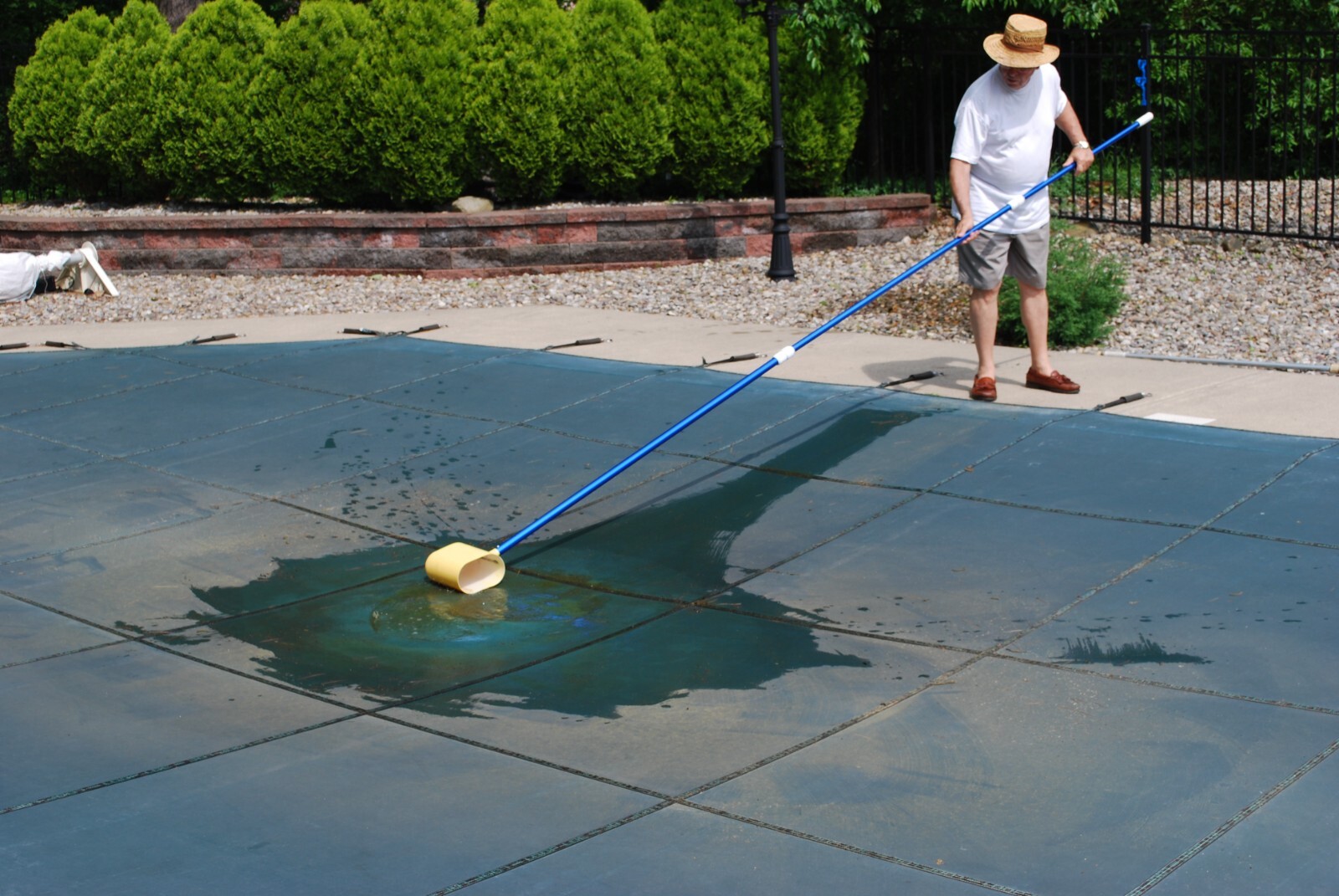 JED The Ultimate Water Bailer Removes Water off Pool Cover, Boat & Truck Covers