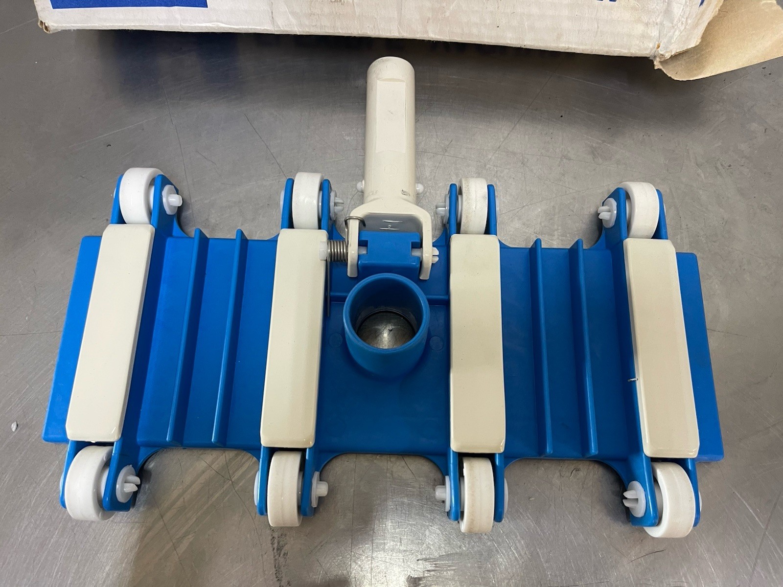 Porpoise Pool Superflex Flexible Vacuum Head Model 203