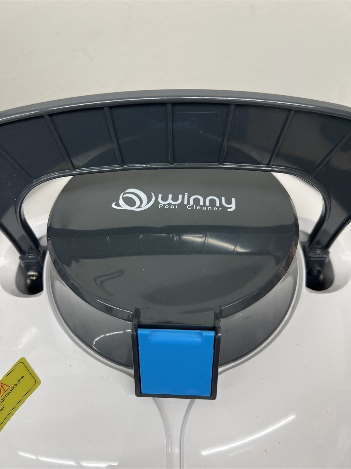Winny Robotic Pool Cleaner Cordless Automatic Flat Pool Vacuum (White) HJ1102P