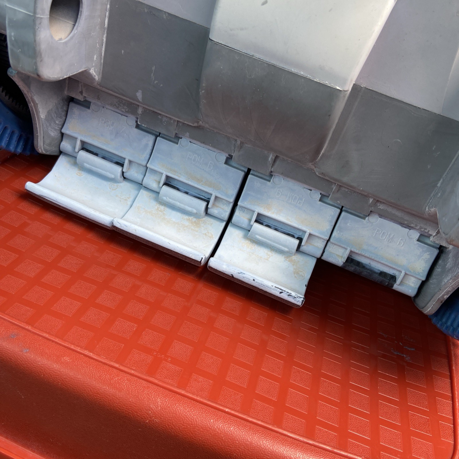 Hayward AquaNaut 200 Automatic Suction Pool Cleaner Vacuum – Missing One Flap