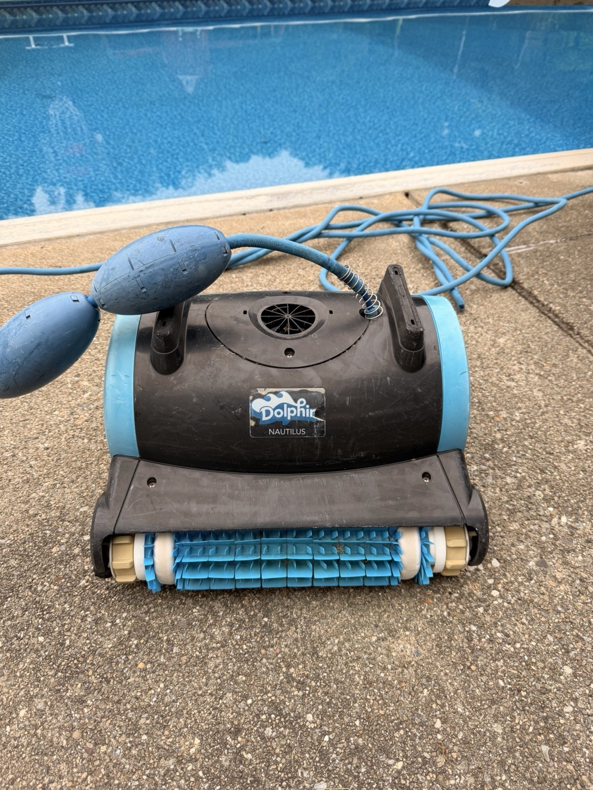 Dolphin Nautilus Robotic Pool Cleaner Black/Blue w/ Power Supply MPN 9995670