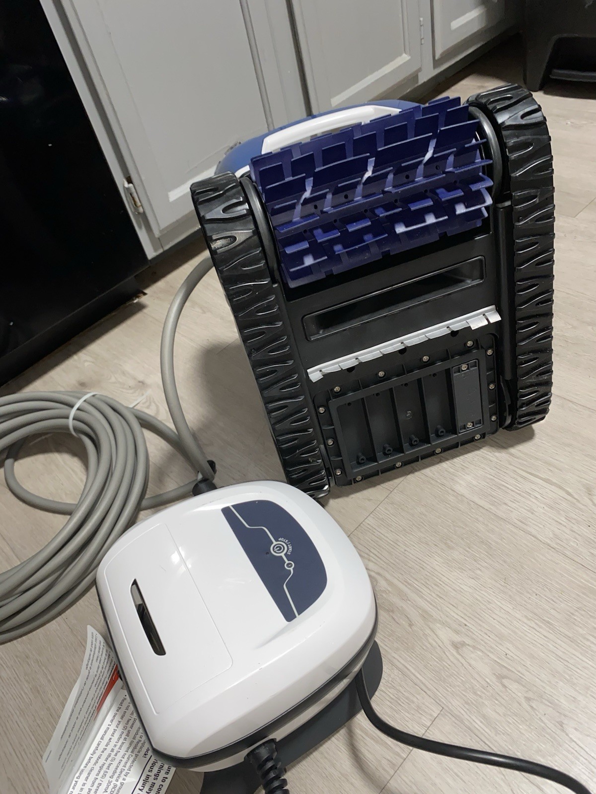 Polaris Robotic Pool Cleaner Blue Gray Plastic with Power Supply and Cable