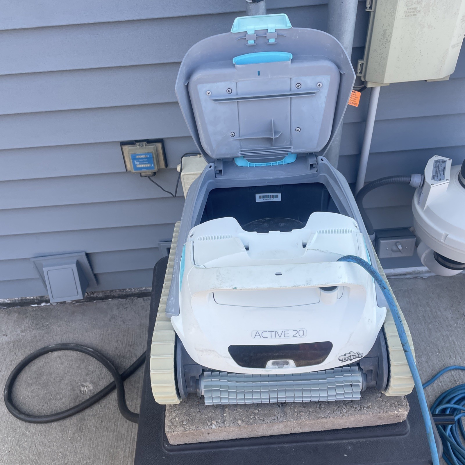 Maytronics Dolphin Active 20 Pool Cleaner Robot – No power Supply- no filter