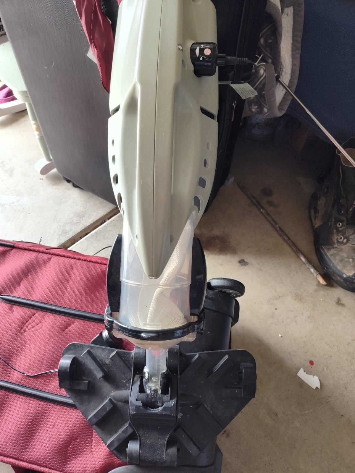 Volt Fx8 Li Pool Vacuum Untested, For Parts, Repair or Use. As Is In Pictures