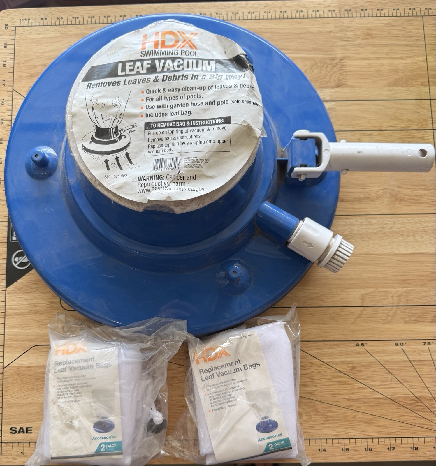 HDX Deluxe Swimming Pool Leaf Vacuum Head with Suction Jets and Leaf Bag