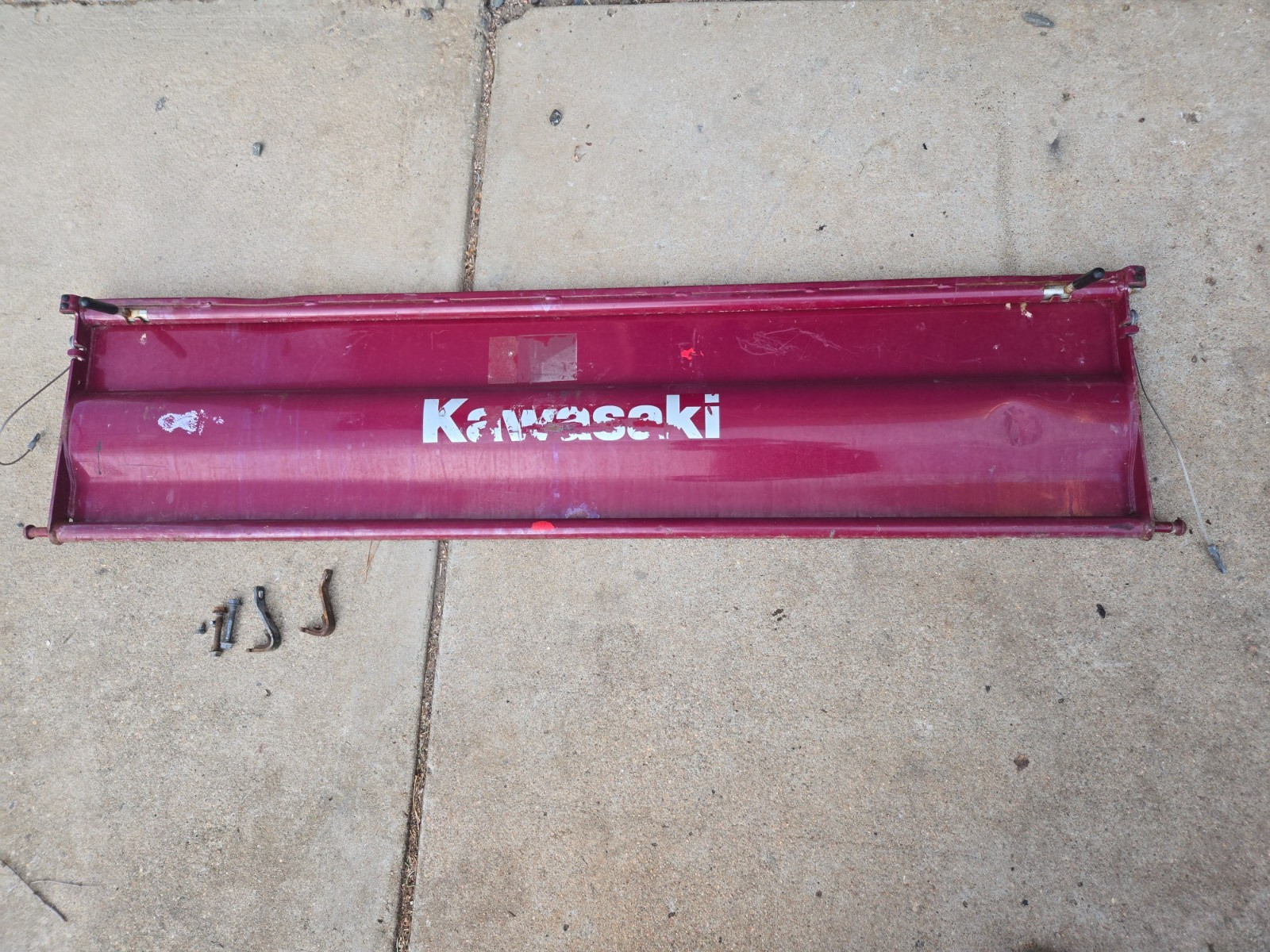 Kawasaki Mule 4000 4010 3010 – Tailgate Tail Gate – Handles and Brackets – Red