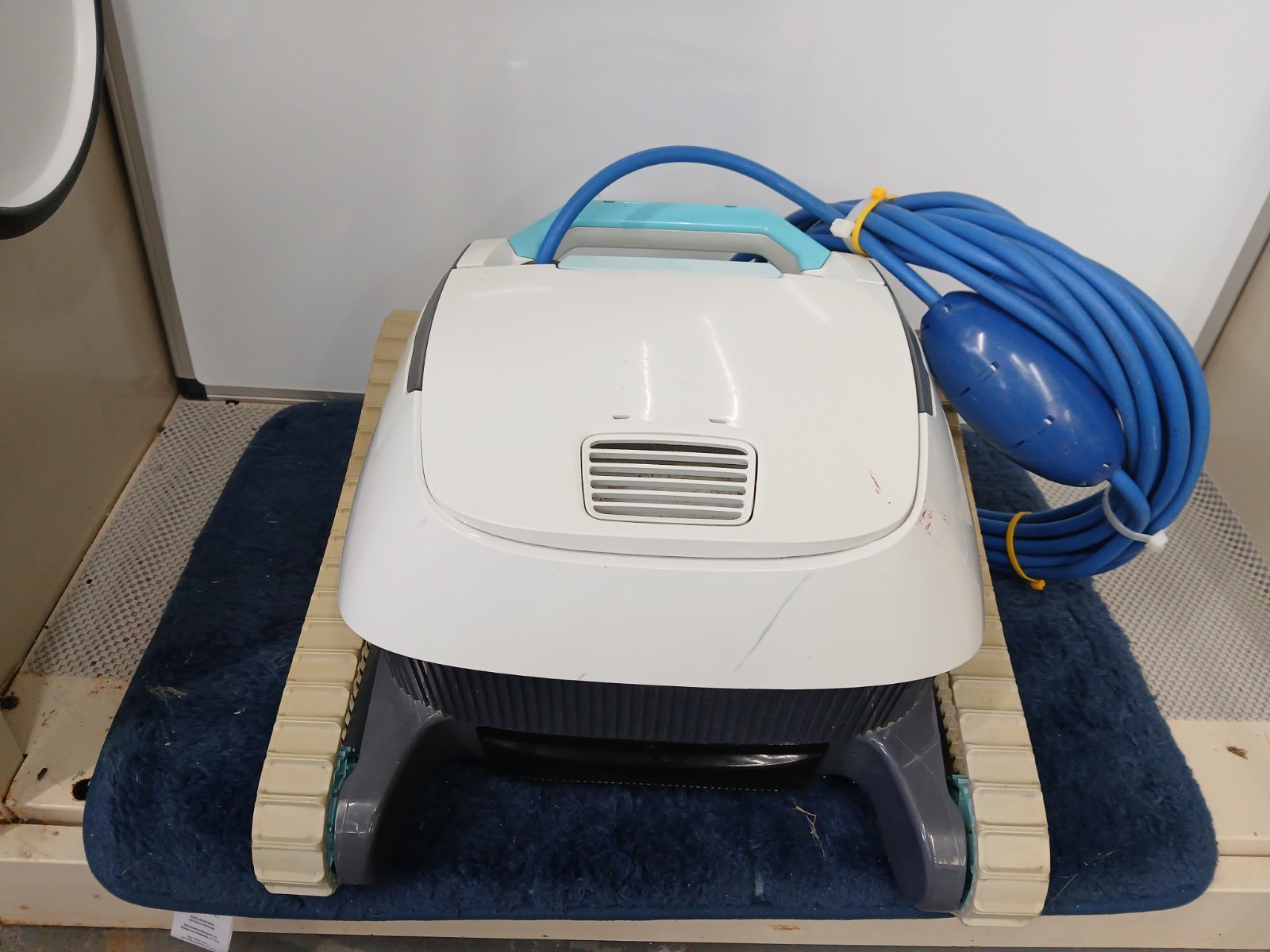 Dolphin Active 10 Pool Cleaner For Parts