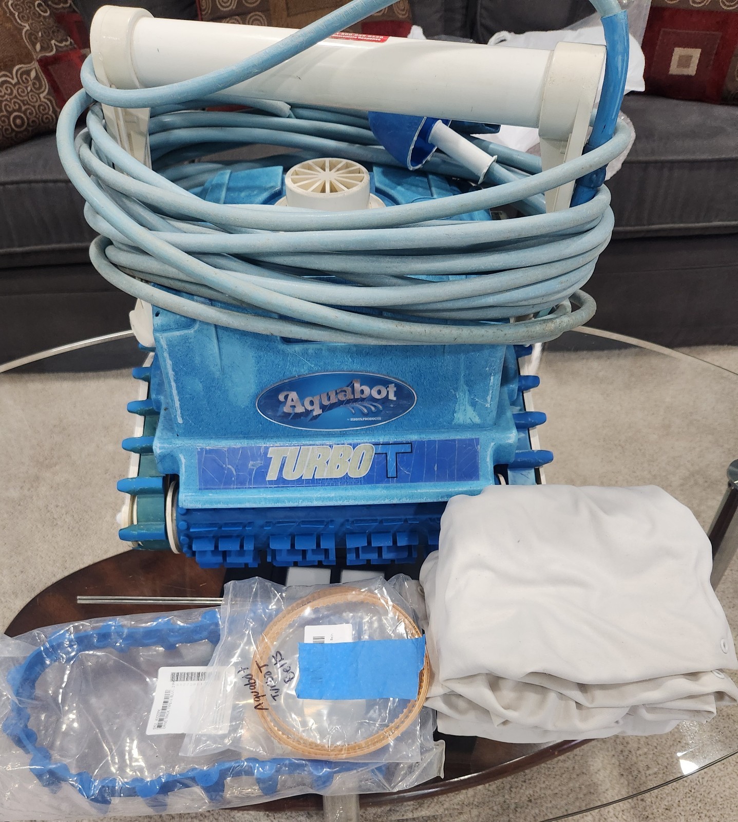 Aquabot Classic Turbo T w/ Extra Belts and 3 Filter Bags (For PARTS ONLY)