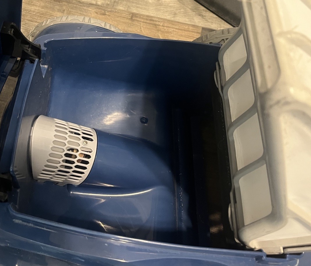 Polaris 9450 4-Wheel Drive Robotic Pool Cleaner w/ Caddy & Control Unit