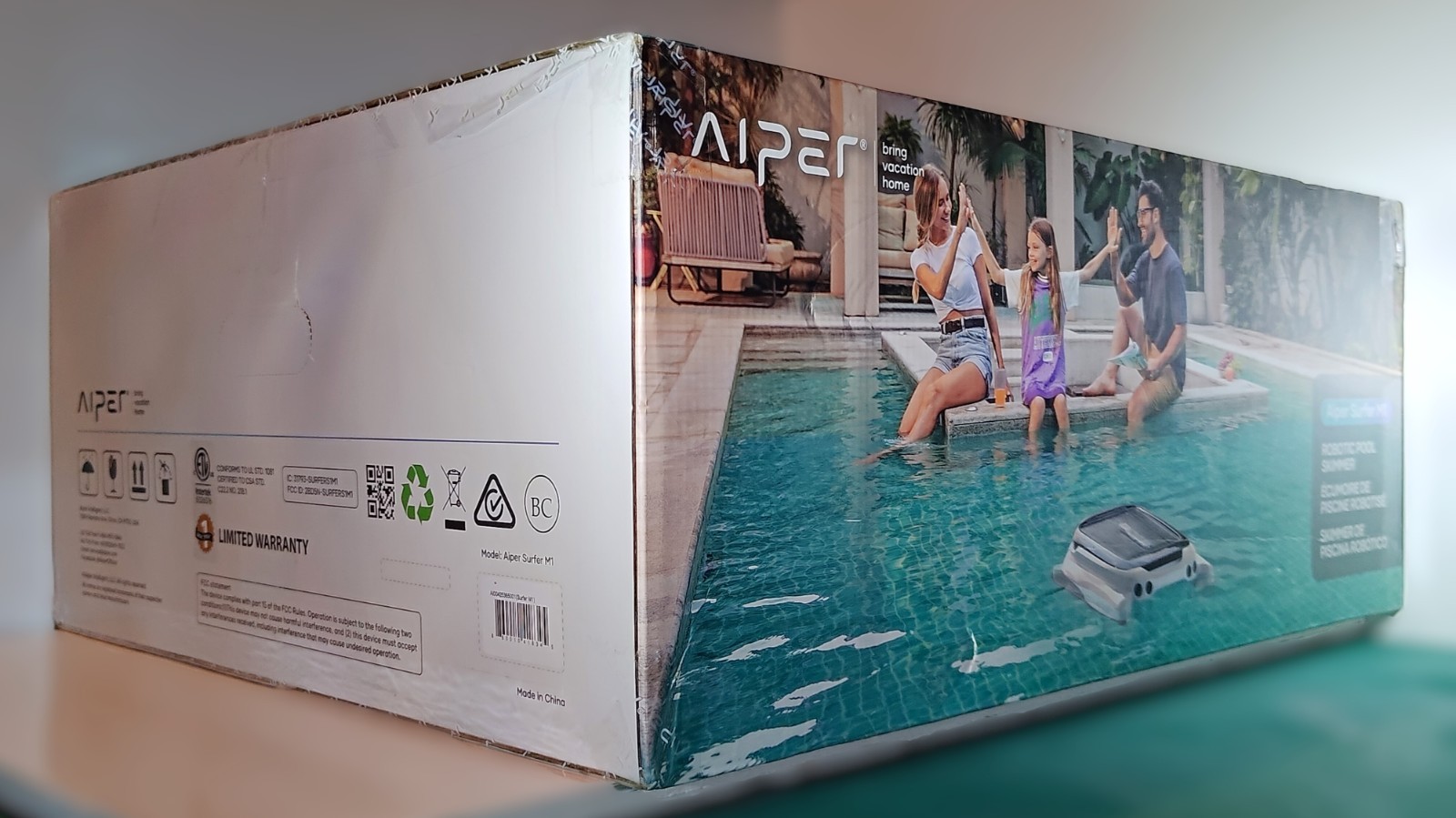 Aiper Surfer M1 Solar Powered Smart In/Above Ground Robot Pool Skimmer Cleaner