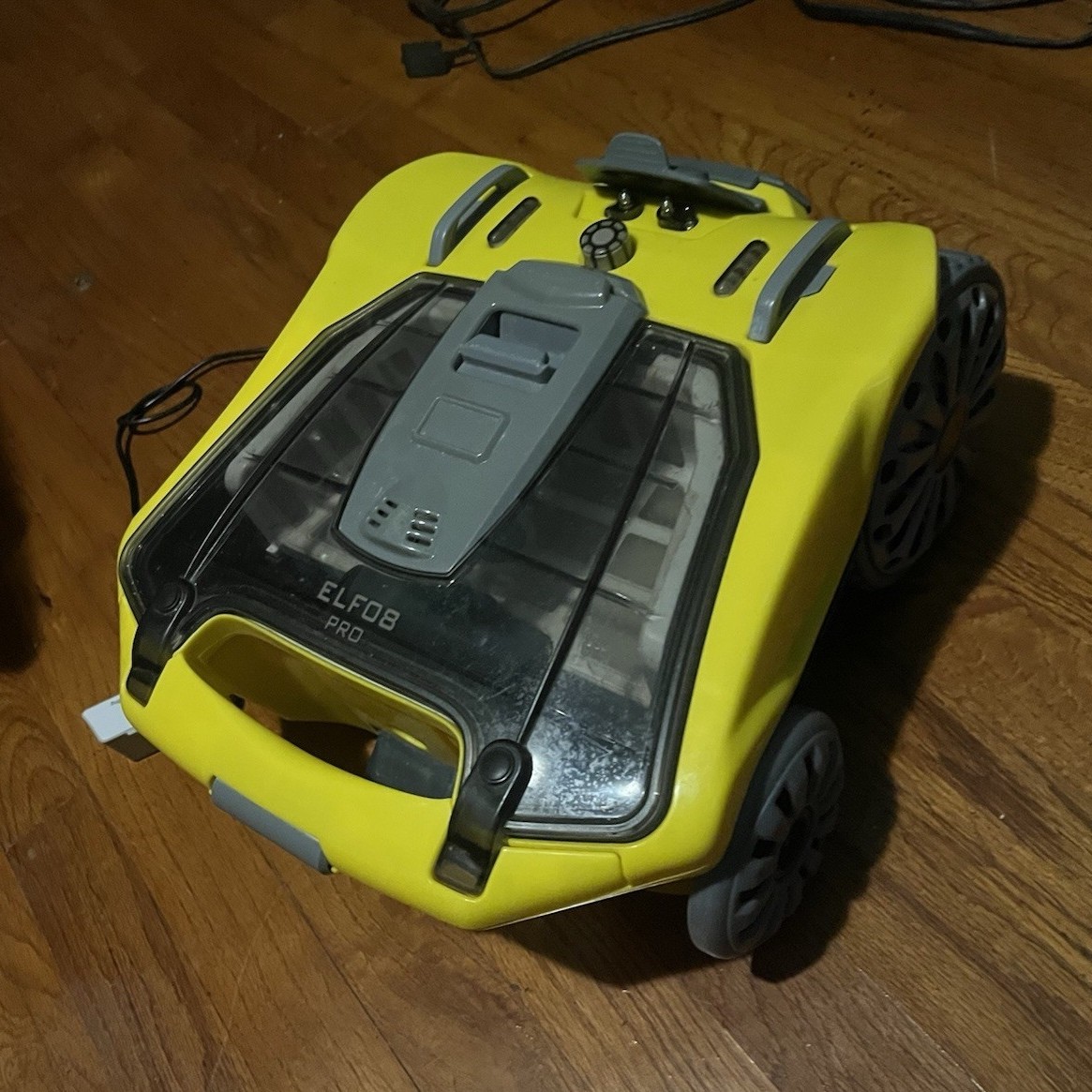 ELF08 PRO Cordless Wall Climbing Robotic Pool Cleaner 2.5Hr Yellow Gray