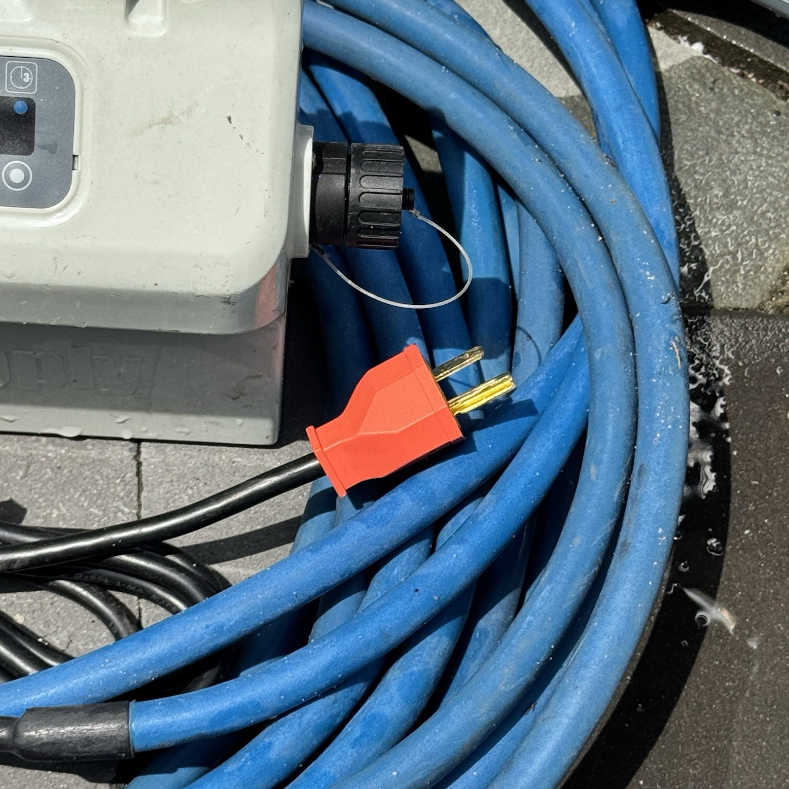 Maytronics Dolphin DX4 Pool Cleaner Robot Kit Hose Cable Extra Filters – Works*