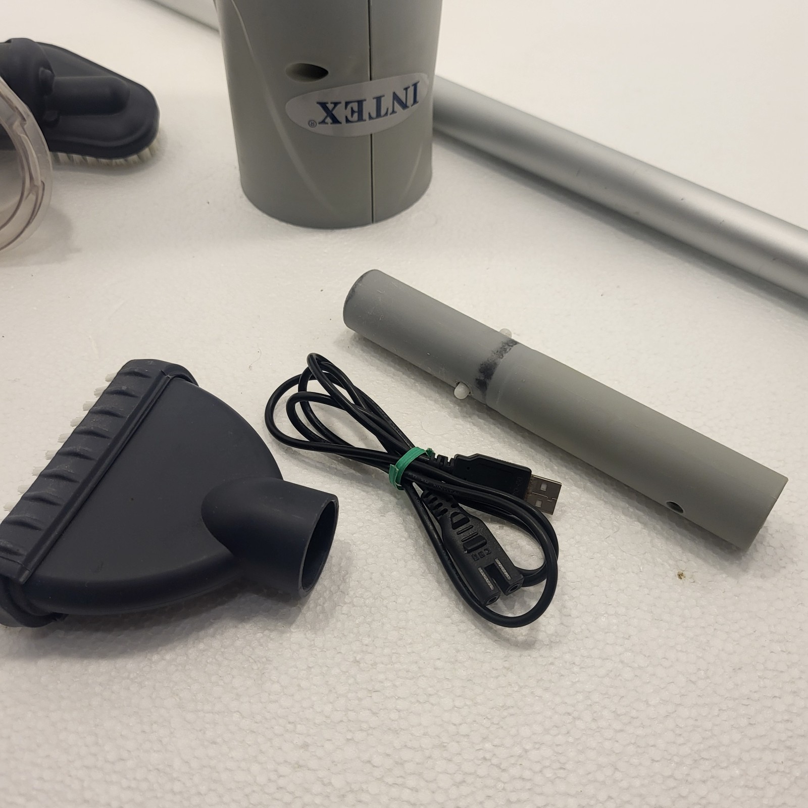 Intex Handheld Rechargeable Vacuum Two Interchangeable Brush Heads Model: 28620E
