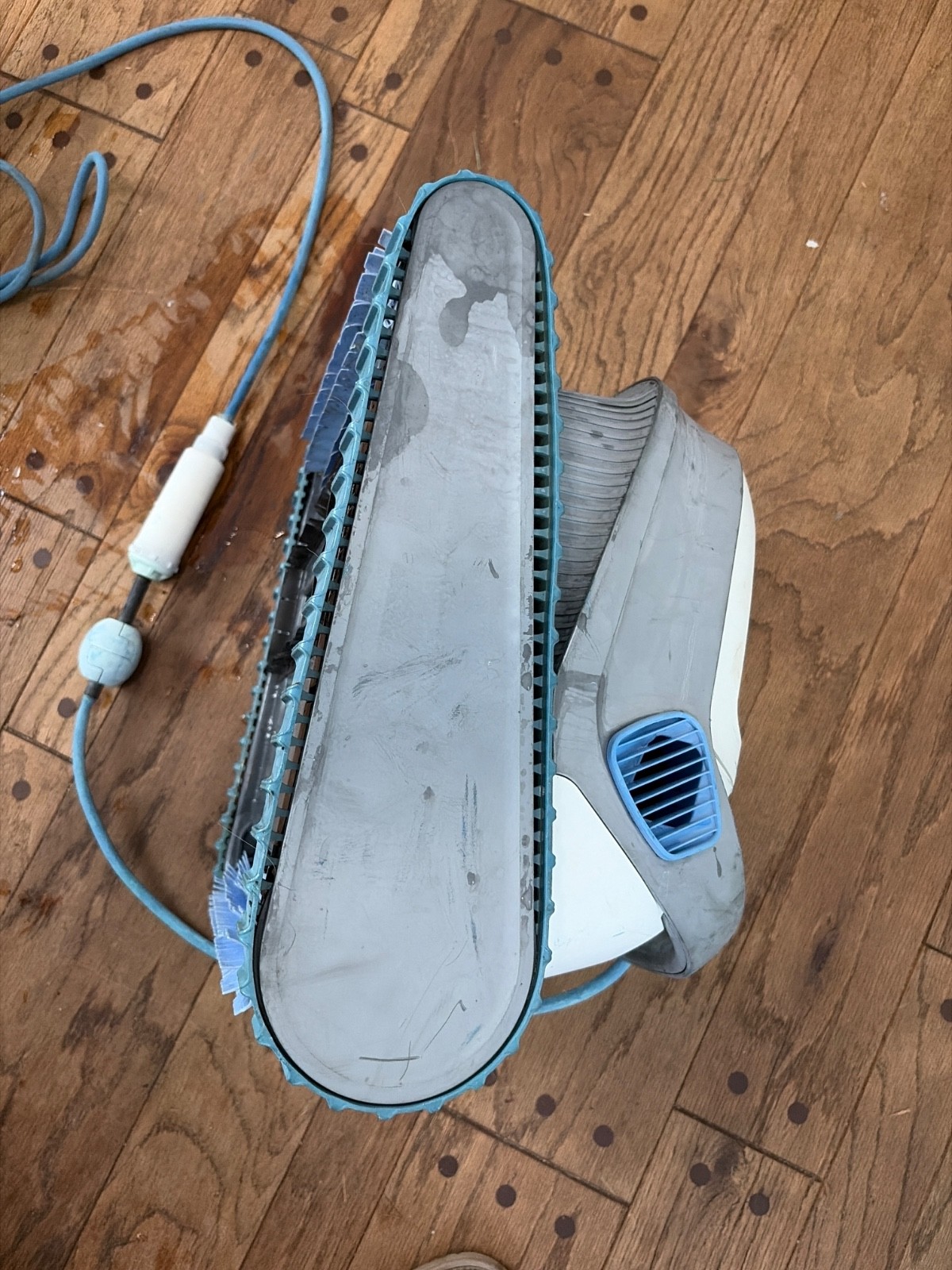 Dolphin S200 Robotic Pool Cleaner For Parts or Repair