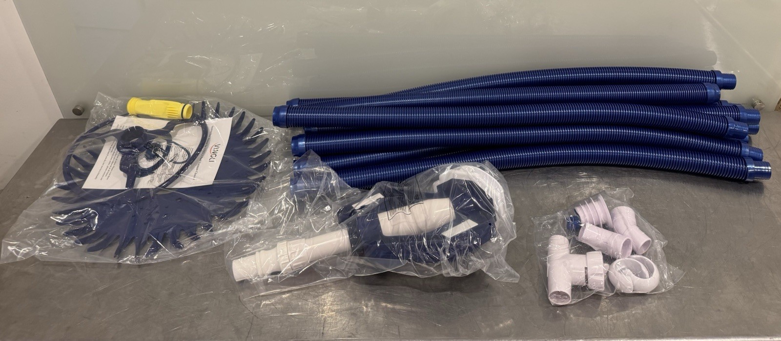 Vingli Pool Vacuum Suction Style Crawler Sweeper G666-G57000277 NEW IN BOX!