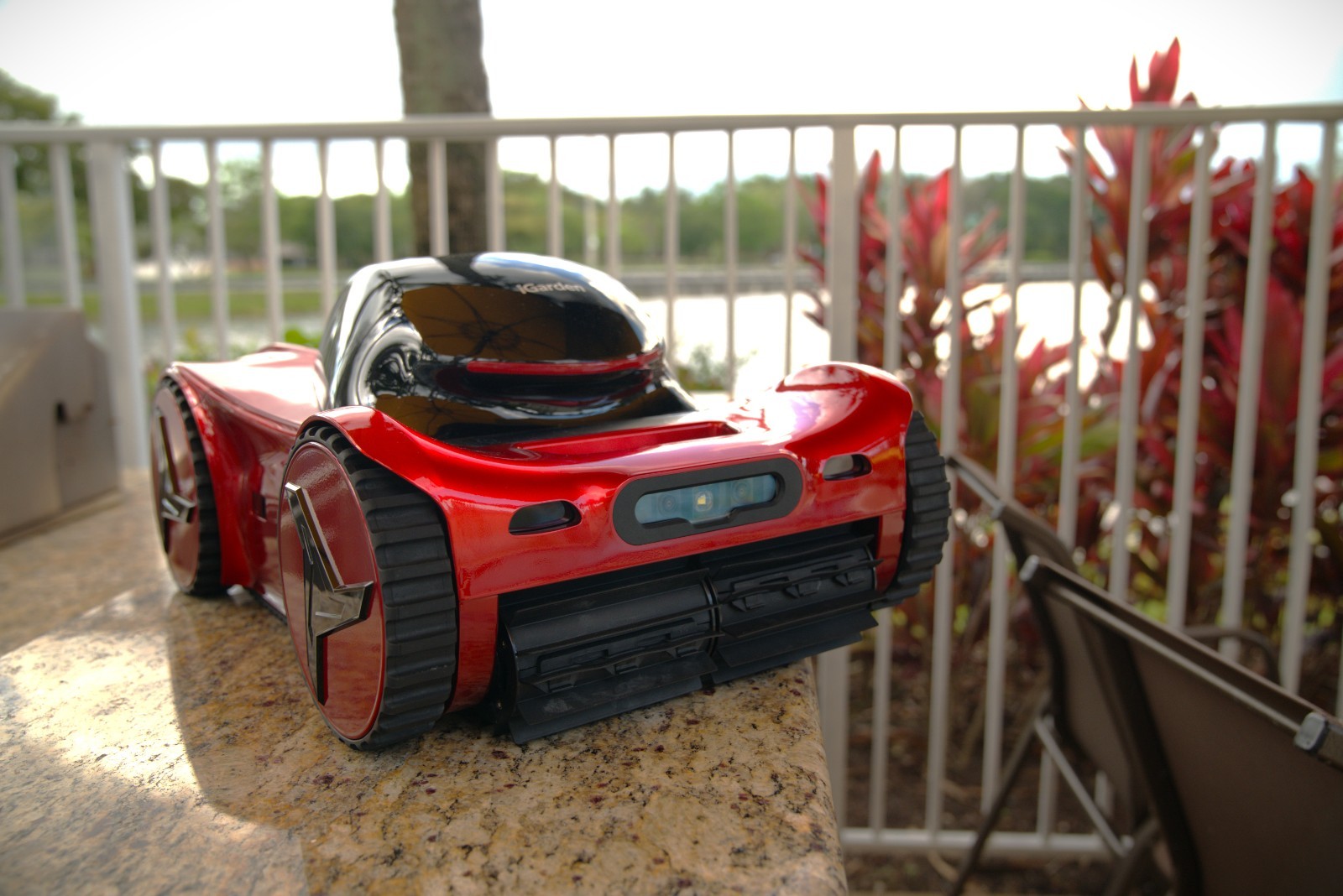 iGarden Robotic Pool Cleaner M1 AI Series Excellent Condition Used Once for Demo