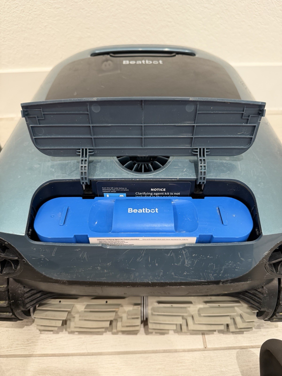 BEATBOT AQUASENSE PRO Robotic Pool Cleaner (UD2119861) w/ Charging Dock – Tested