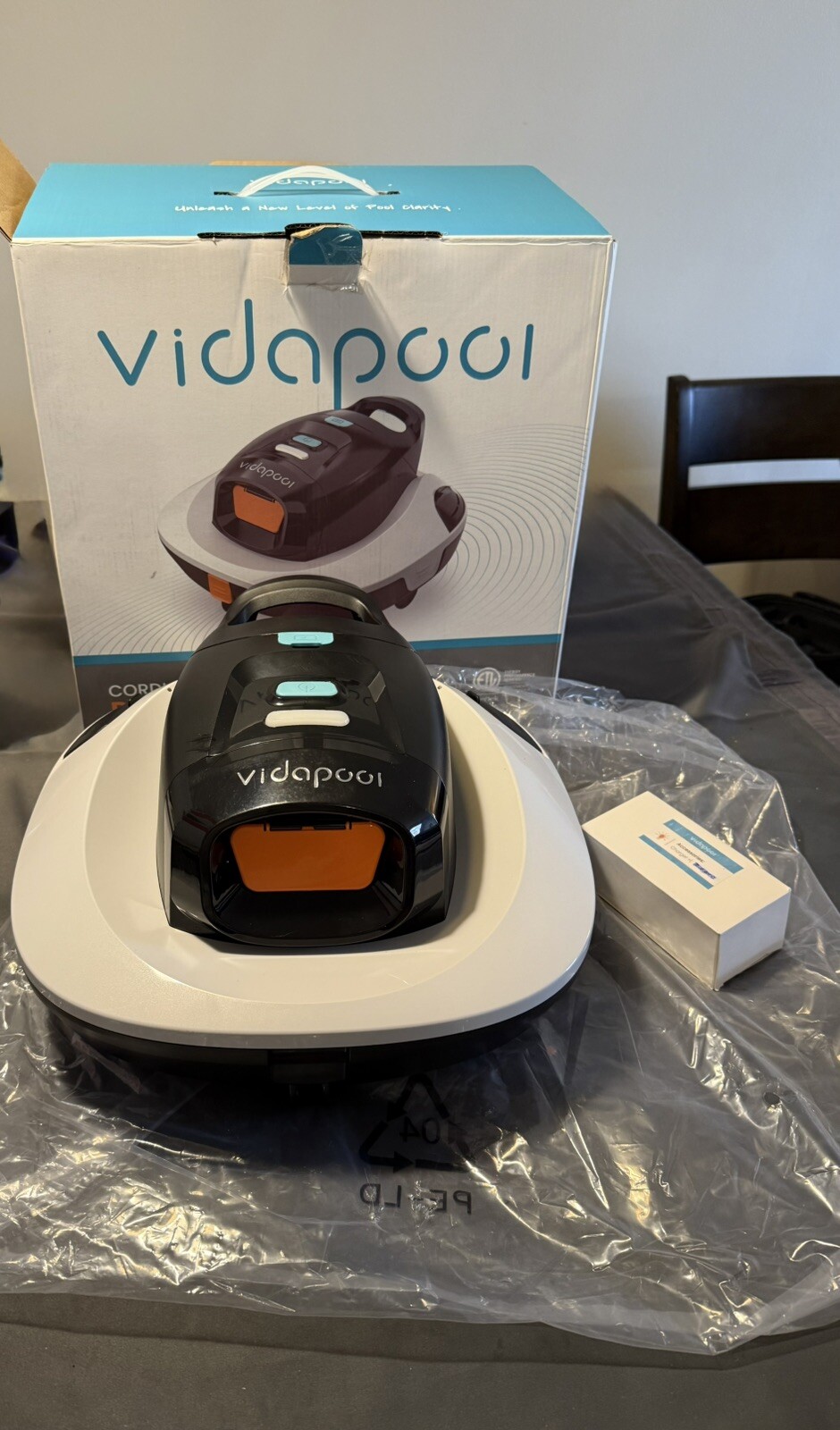 VidaPool Cordless Robotic Pool Vacuum Cleaner Portable Swimming Pool Cleaner