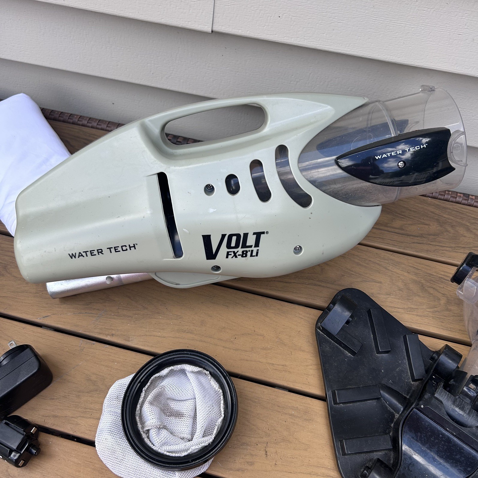 Water Tech Pool Blaster Volt FX-8Li Battery Powered Pool Spa Vacuum 34000KL