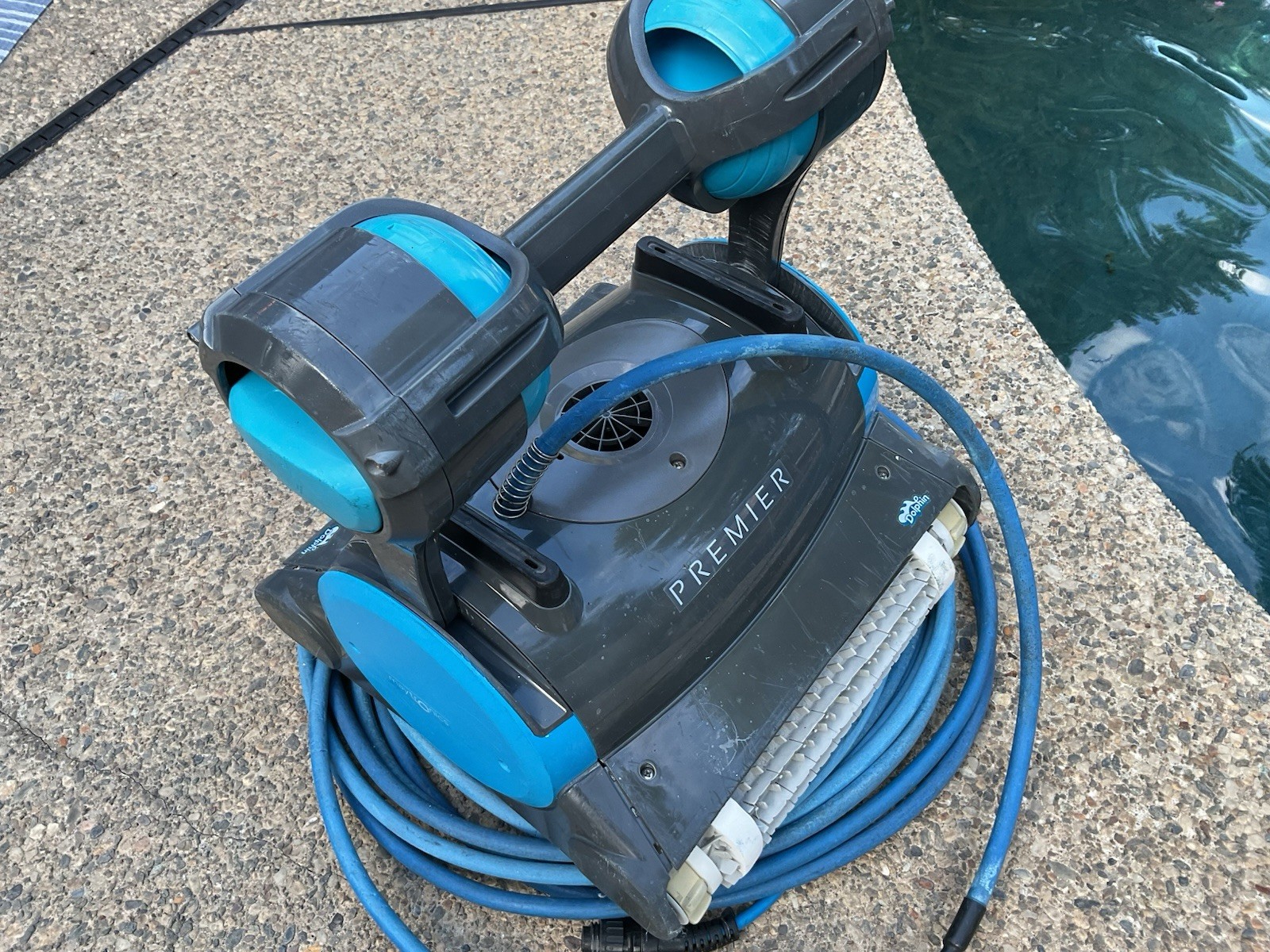 Dolphin Premier Pool Robotic Pool Vacuum