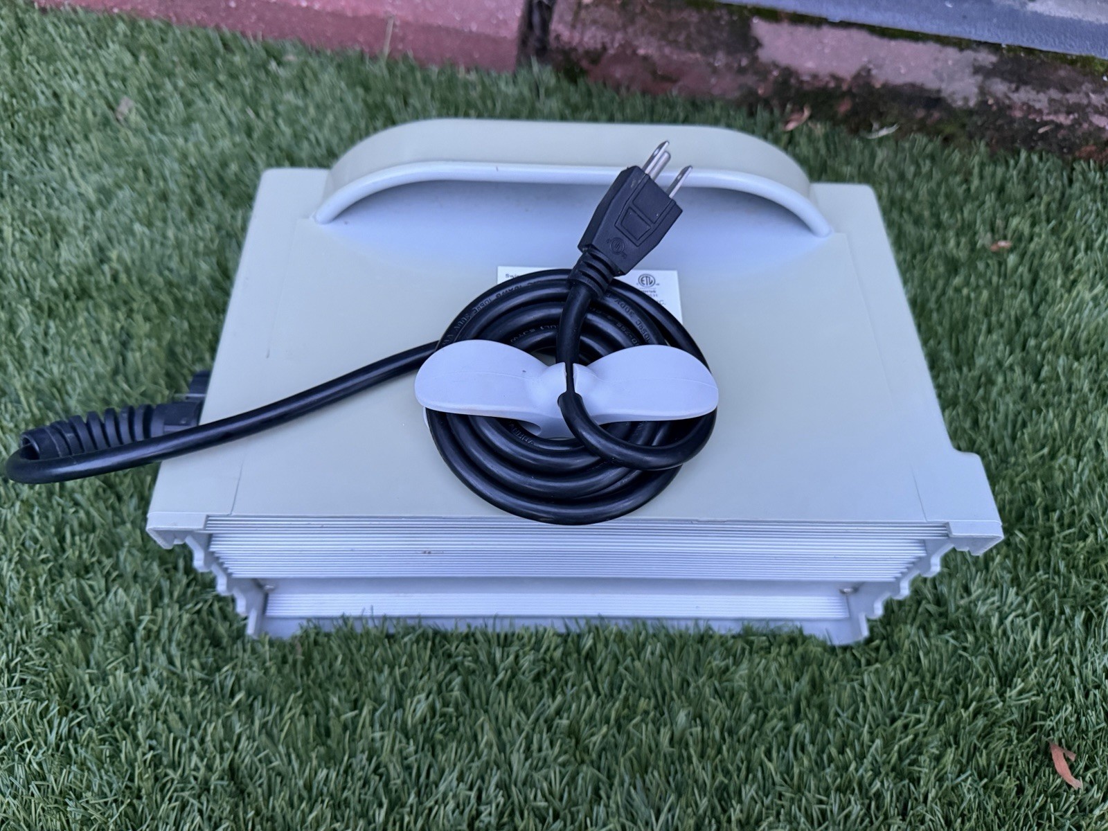 Aqua Select Stinger Above-Ground Robotic Swimming Pool Cleaner w/ Power used