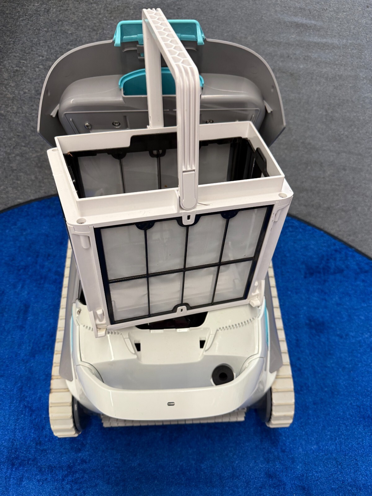 MAYTRONICS DOLPHIN ® ACTIVE 20 ROBOTIC POOL CLEANER BODY ONLY. NO MOTORS