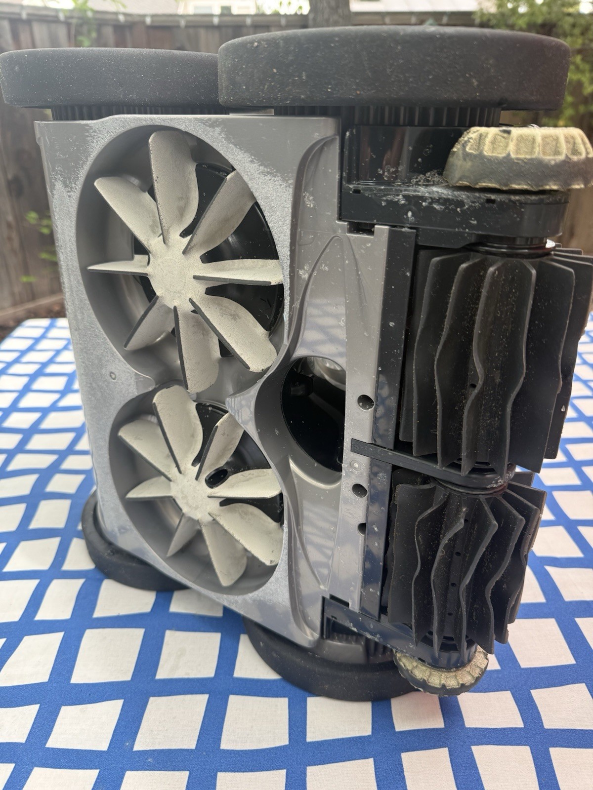 The Polaris Quattro P40 Pressure Side Pool Cleaner