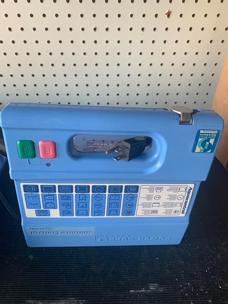 WATER TECH/BLUE DIAMOND/AQUATRON POWER SUPPLY P/N: AS07155,S/N 24162277 (USED)