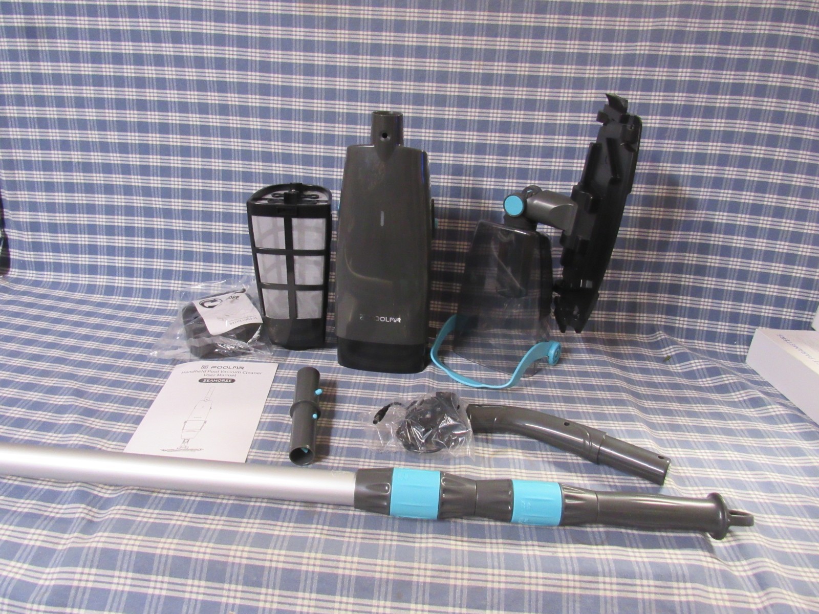 PoolMr Cordless Handheld Pool Vacuum Rechargeable (Store Display) FREE SHIPPING.