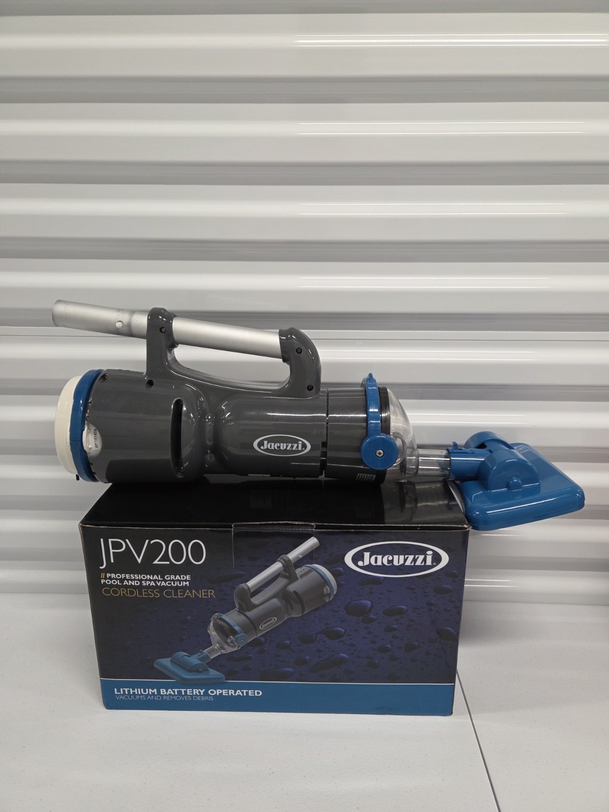 ​Jacuzzi JPV200 Cordless Pool Spa Vacuum Lithium Battery Professional Cleaner