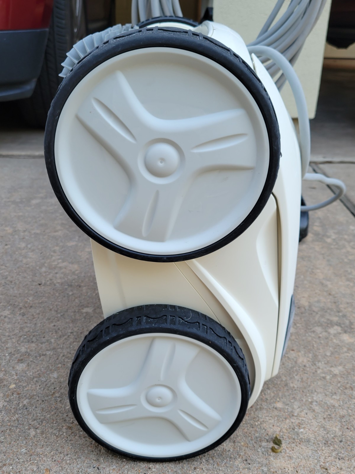 Polaris P955 Robotic Pool Cleaner/Caddy—For Parts Or Repair