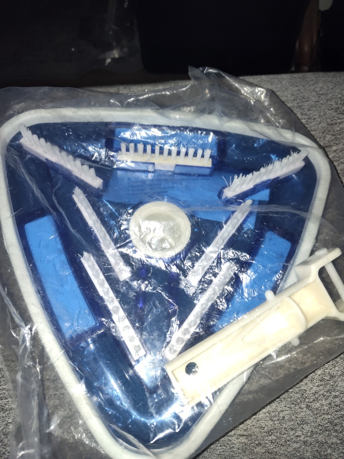 Triangle Pool Vacuum Cleaning Tool